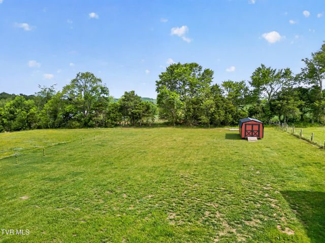 105 Woolsey College Road, Greeneville, TN 37743