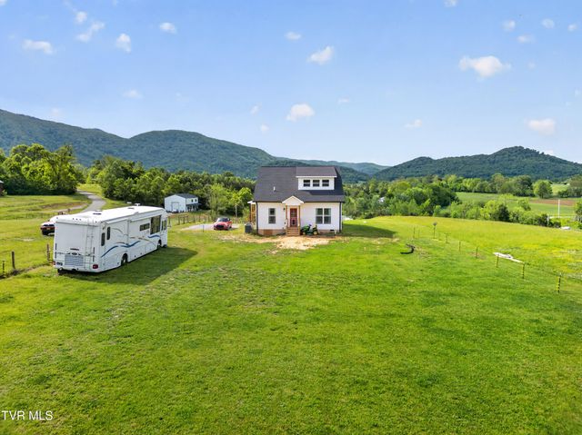 105 Woolsey College Road, Greeneville, TN 37743