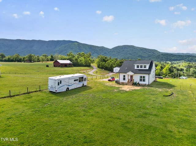 105 Woolsey College Road, Greeneville, TN 37743