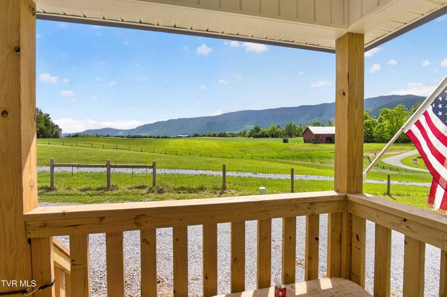 105 Woolsey College Road, Greeneville, TN 37743