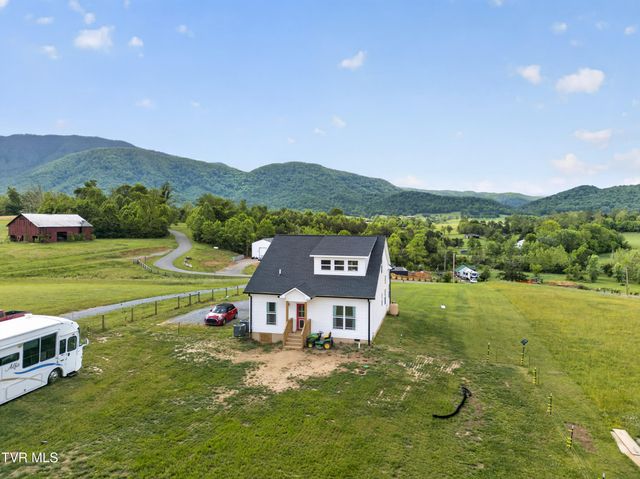 105 Woolsey College Road, Greeneville, TN 37743