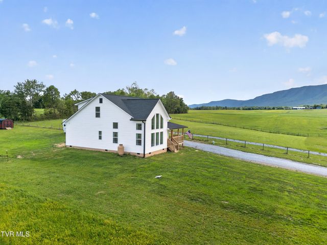 105 Woolsey College Road, Greeneville, TN 37743