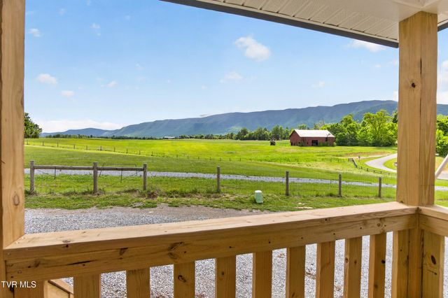 105 Woolsey College Road, Greeneville, TN 37743