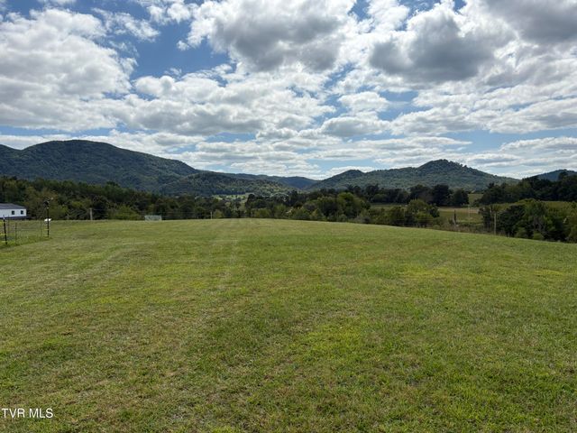105 Woolsey College Road, Greeneville, TN 37743