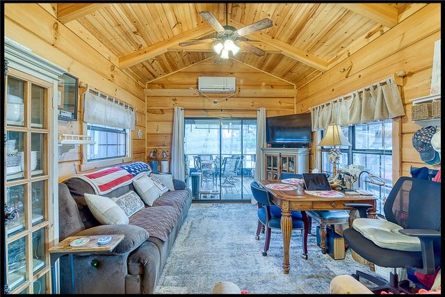 669 N Fleetwood Lane, Fair Play, SC 29643