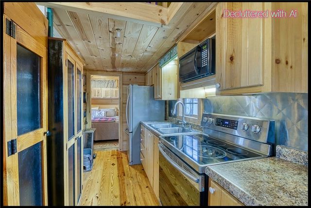 669 N Fleetwood Lane, Fair Play, SC 29643