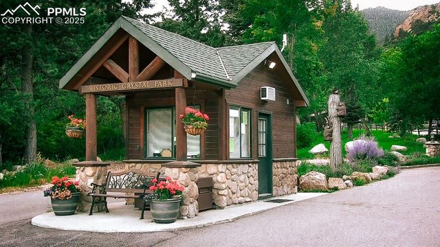 6060 Big Horn Road, Manitou Springs, CO 80829