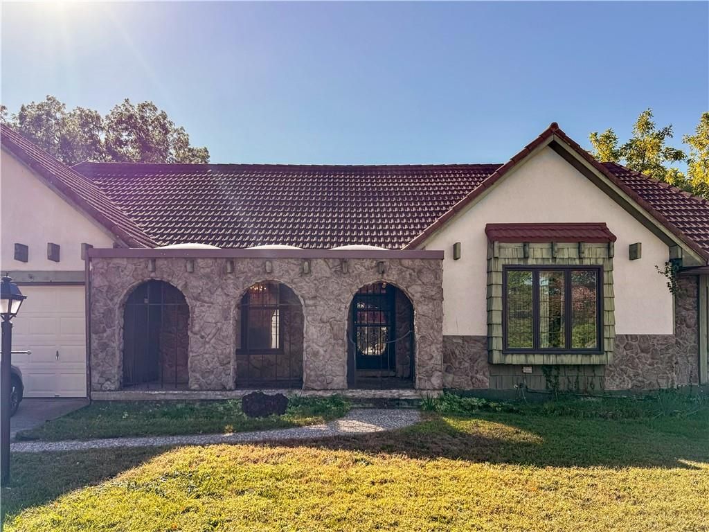 513 NW Briarcliff Road, Kansas City, MO 64116