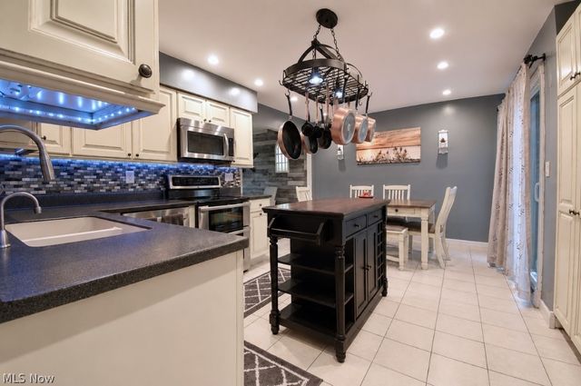 6257 Iroquois Trail, Mentor, OH 44060