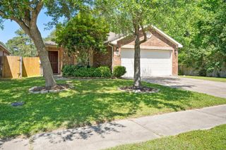 901 Bentwood Cove, Dickinson, TX 77539