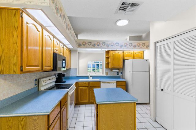 5884 PARKVIEW POINT DRIVE, Orlando, FL 32821