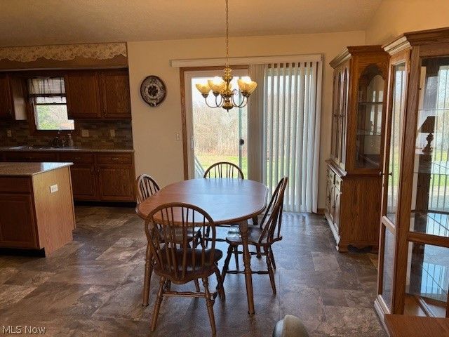 25486 Ridge Road, East Rochester, OH 44625