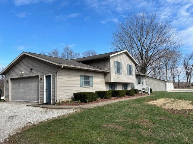 25486 Ridge Road, East Rochester, OH 44625