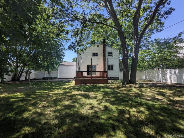 17 Belair Road, Selden, NY 11784