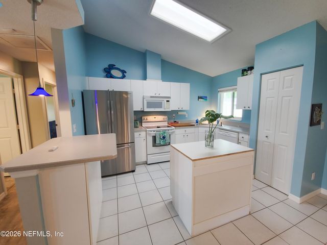 29 ROYAL OAK Drive, Palm Coast, FL 32164
