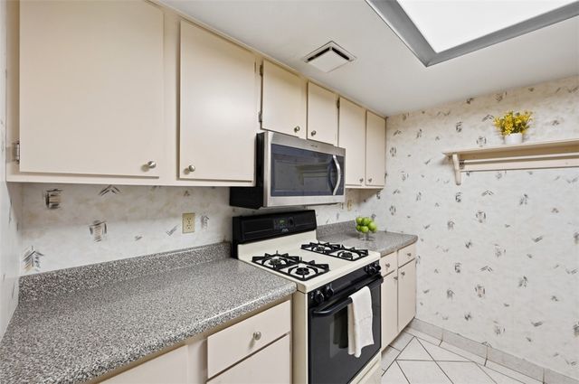 1400 Smokey Wood Dr 601, Swissvale, PA 15218