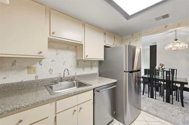 1400 Smokey Wood Dr 601, Swissvale, PA 15218