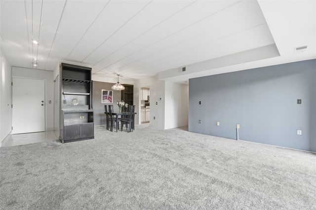 1400 Smokey Wood Dr 601, Swissvale, PA 15218