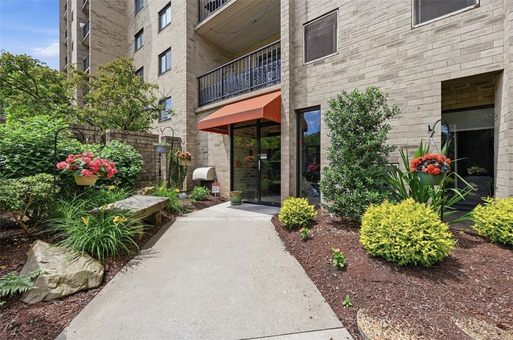 1400 Smokey Wood Dr 601, Swissvale, PA 15218