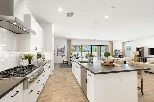 57535 Cherrywood Place Place 14, La Quinta, CA 92253