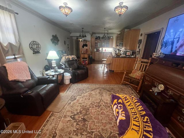 214 Querens Avenue, Biloxi, MS 39530