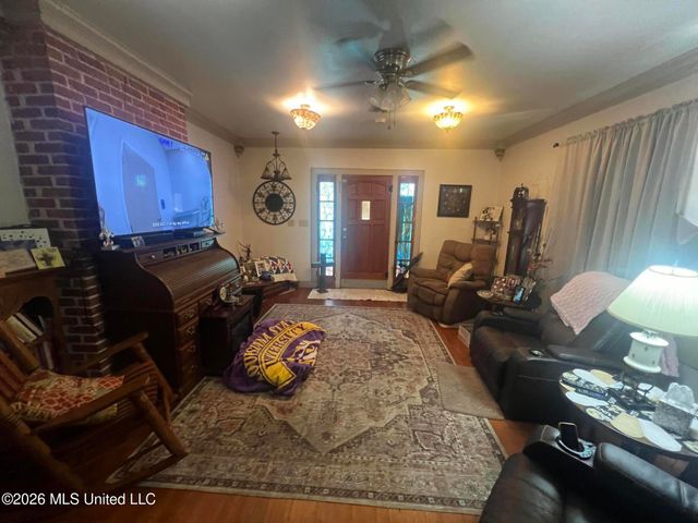 214 Querens Avenue, Biloxi, MS 39530