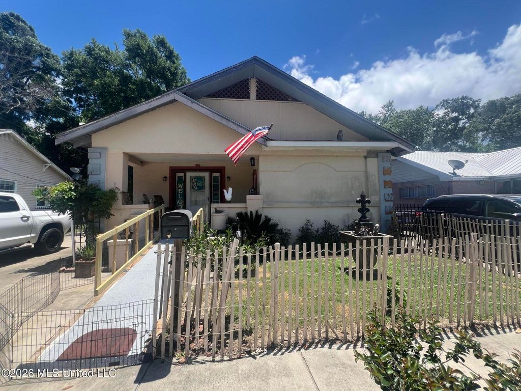 214 Querens Avenue, Biloxi, MS 39530