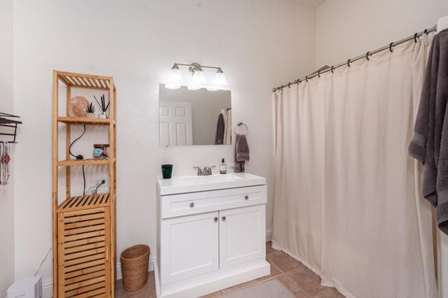 3838 Circle Dr, Loomis, CA 95650