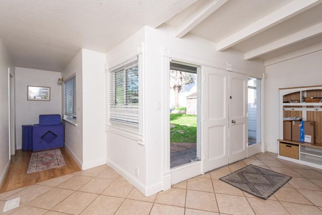 3838 Circle Dr, Loomis, CA 95650