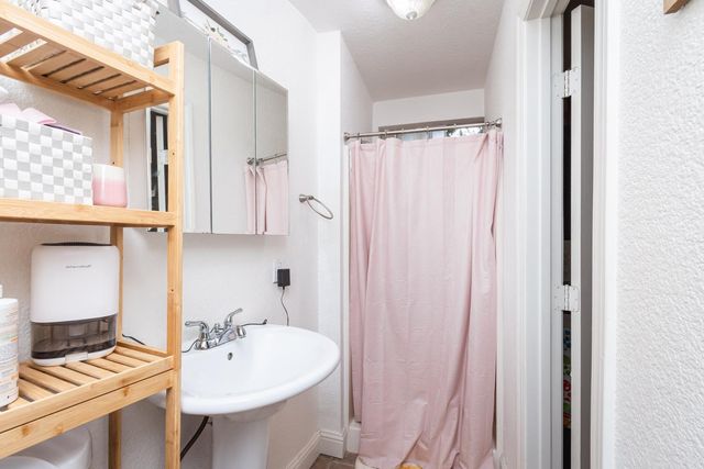 3838 Circle Dr, Loomis, CA 95650