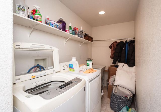 3838 Circle Dr, Loomis, CA 95650