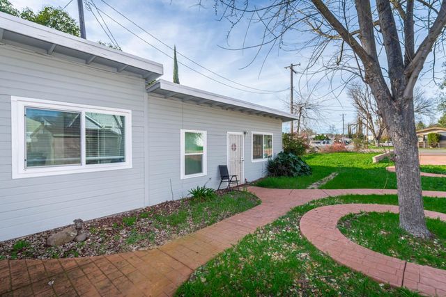 3838 Circle Dr, Loomis, CA 95650