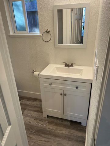 3838 Circle Dr, Loomis, CA 95650