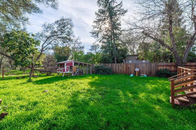 3838 Circle Dr, Loomis, CA 95650