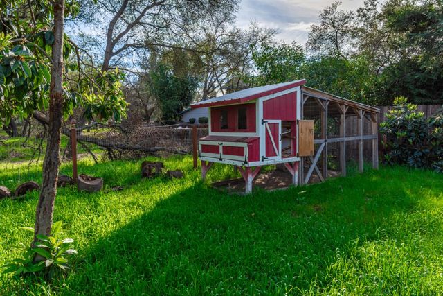 3838 Circle Dr, Loomis, CA 95650