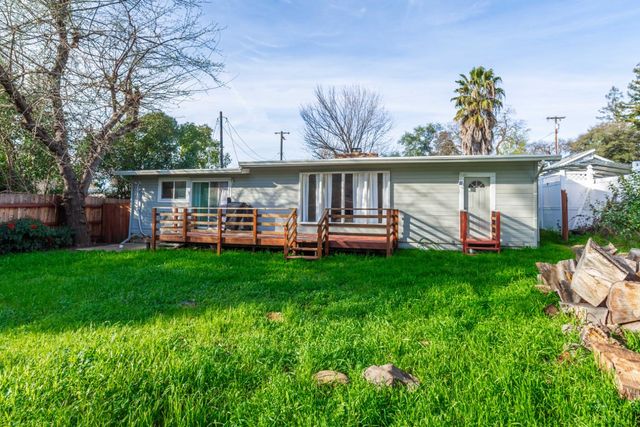 3838 Circle Dr, Loomis, CA 95650