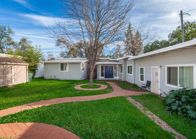 3838 Circle Dr, Loomis, CA 95650
