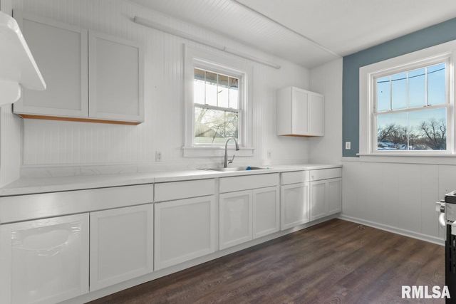 1816 W CALLENDER Avenue, Peoria, IL 61606