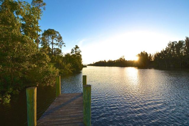 3392 SW Porpoise Circle, Stuart, FL 34997