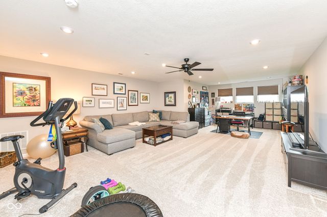 927 Tuxedo Drive, Westfield, IN 46074
