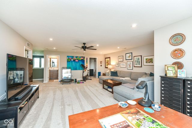 927 Tuxedo Drive, Westfield, IN 46074
