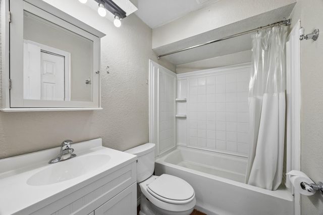 9826 Carlow Lane, La Porte, TX 77571