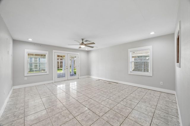 9826 Carlow Lane, La Porte, TX 77571