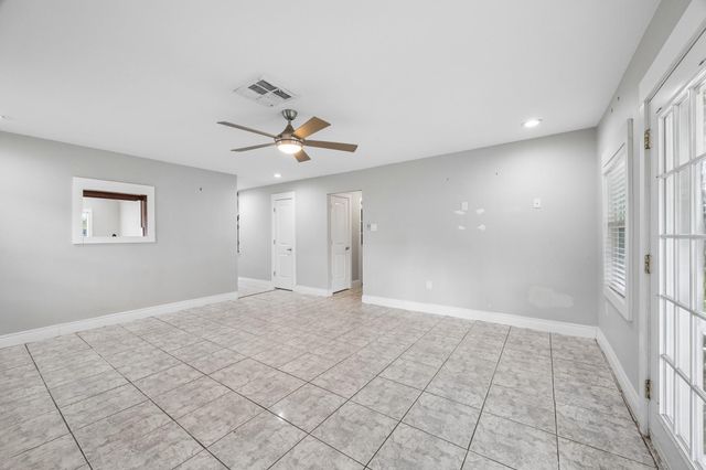 9826 Carlow Lane, La Porte, TX 77571