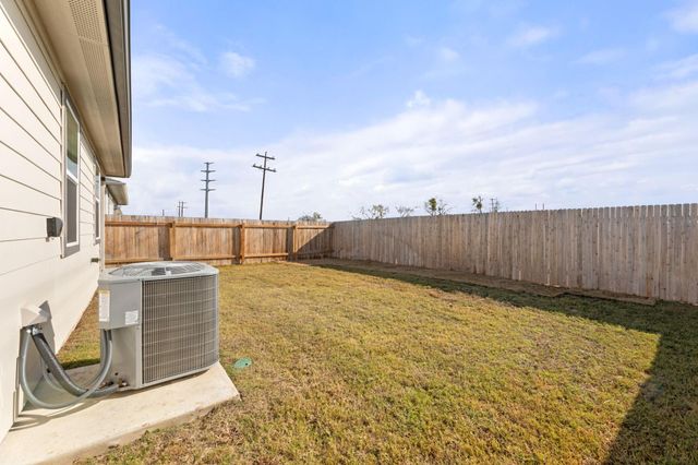 237 Ashford ST, San Marcos, TX 78666