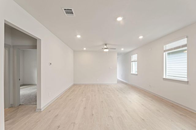 237 Ashford ST, San Marcos, TX 78666
