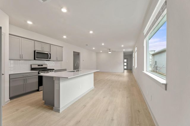 237 Ashford ST, San Marcos, TX 78666
