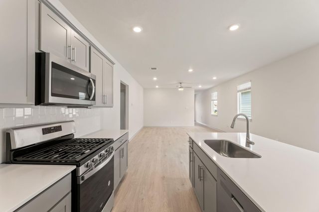 237 Ashford ST, San Marcos, TX 78666