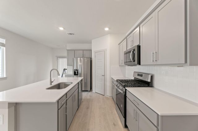 237 Ashford ST, San Marcos, TX 78666