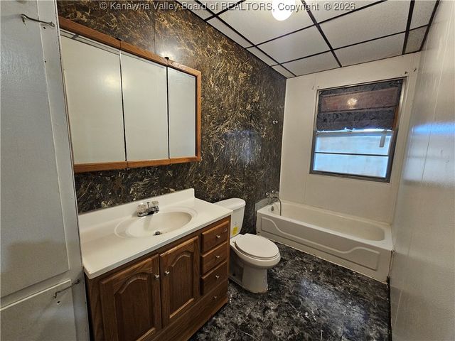 276 Frost Lane, Gallipolis Ferry, WV 25515